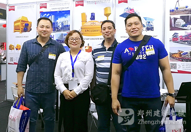 建新機(jī)械多年的菲律賓老客戶，購(gòu)買(mǎi)了很多混凝土攪拌設(shè)備